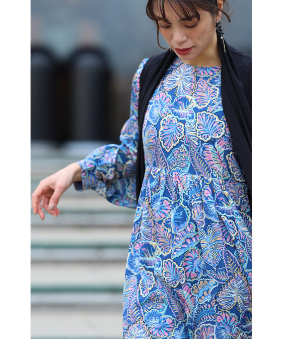 【セール商品返品交換不可】目を惹く鮮やかなブルーボタニカルロングワンピース