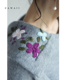  彩り花刺繍のセーラーカラーニットプルオーバートップス