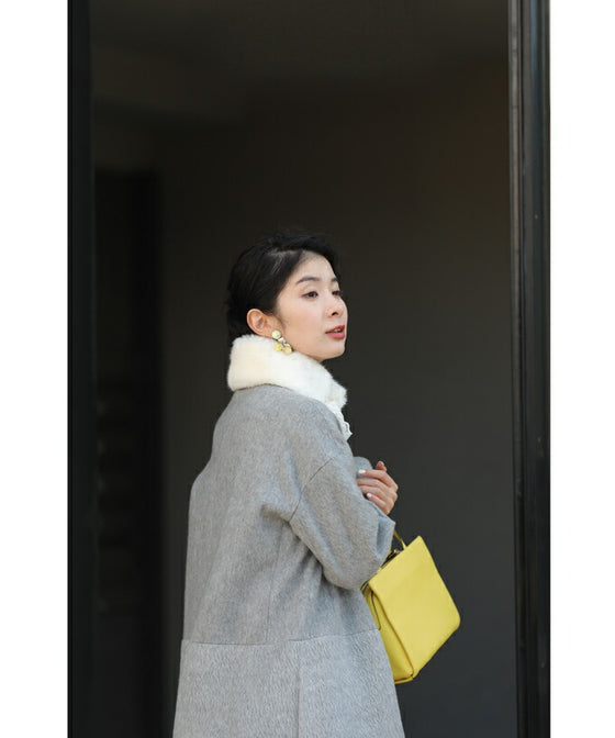 優美なレースリボンのフェイクファーティペット