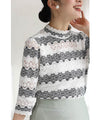Stretchable border lace cut-and-sew top