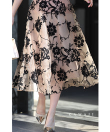  黒花浮かぶ磨りガラスベールミディアムスカート
